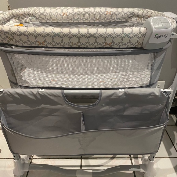 Baby bassinet - Picture 2 of 3